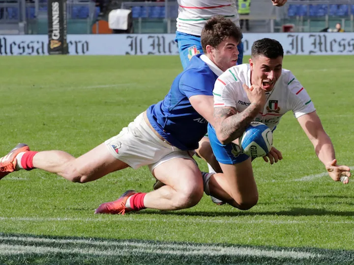 France's Damien Penaud replaces Teddy Thomas for Ireland clash