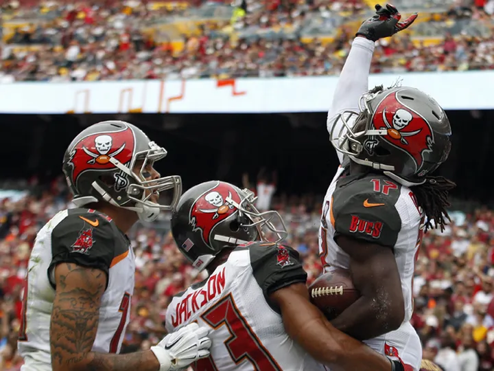 Late Evans touchdown gives Buccaneers win