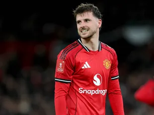 PL-bound club weighing up 'ambitious' move for 27y/o Man Utd midfielder