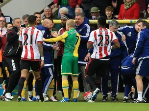 FA charges Norwich, Sunderland