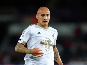 Jonjo Shelvey "in row" with Swansea fan