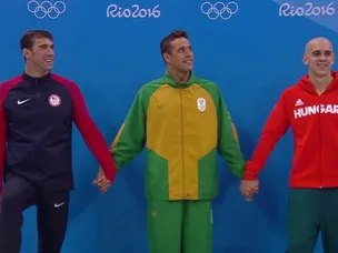 Phelps pipped to gold in 100m butterfly