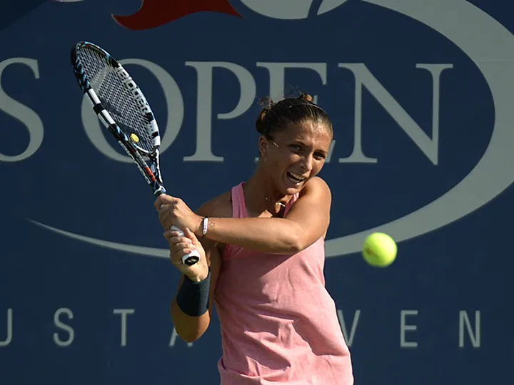 Errani whitewashes Rogowska