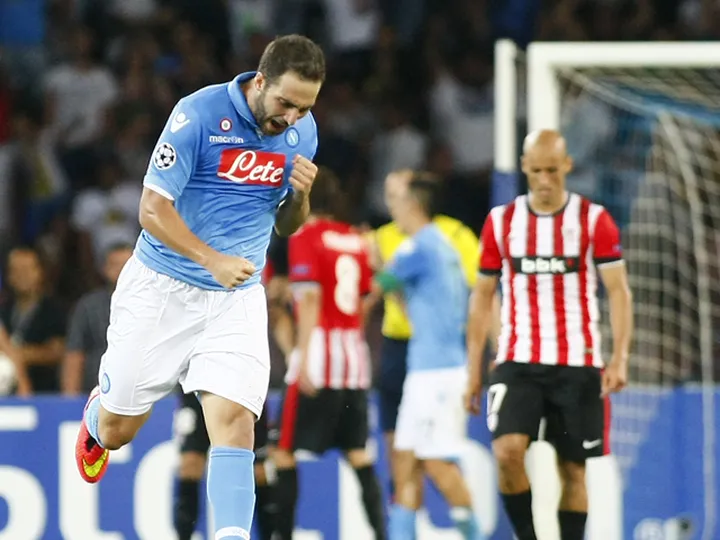 Higuain wants Napoli response