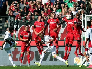 Calhanoglu stunner hands Leverkusen win