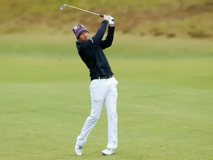 One-handed chipper qualifies for European Tour