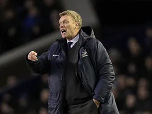 Moyes still hopeful of top-four finish