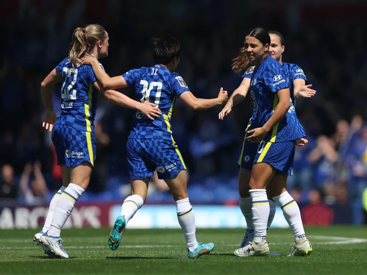 Sam Kerr double propels Chelsea to WSL title