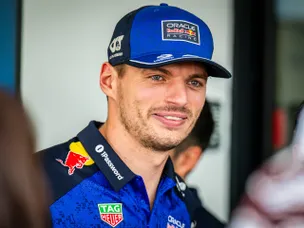 Verstappen powers to Bahrain Grand Prix pole as Mercedes struggle in Malaysia