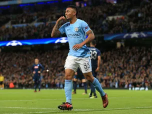 City beat Napoli to extend winning run