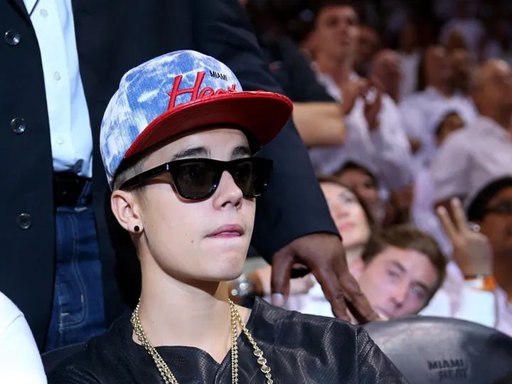 Mayweather Jr to snub Justin Bieber?