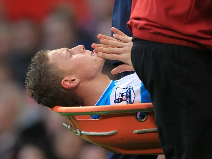 Sunderland calm Wickham injury fears