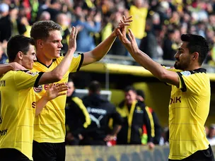 Jonas Hofmann gives Dortmund half-time advantage