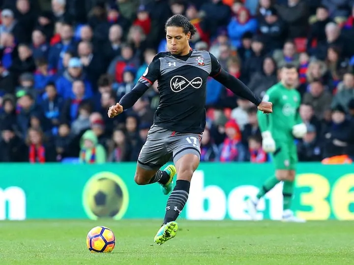 Wright: 'Arsenal should move for Van Dijk'