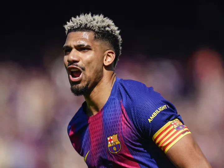 Agent confirms Barcelona interest in Araujo replacement