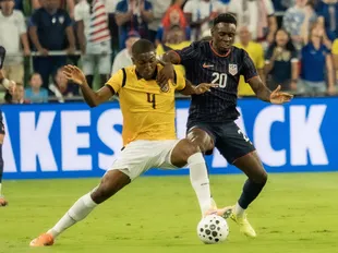 Chelsea 'battle' Liverpool to sign £35m defender