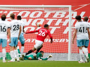 Manchester United up to third despite being held by West Ham