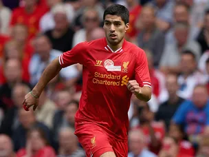 Suarez starts for Liverpool