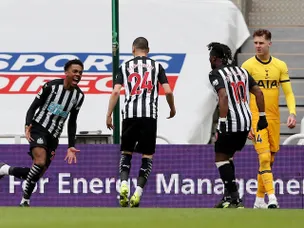Newcastle 2-2 Tottenham: Willock nets late as the points are shared