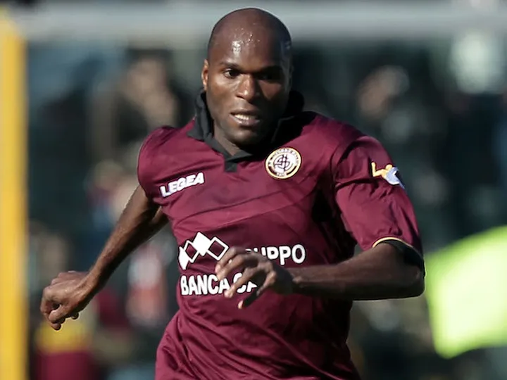 Earthquakes snap up Innocent Emeghara