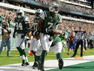 Jets hold lead over Dolphins