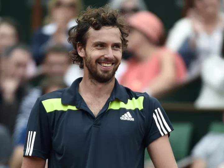 Gulbis sees off Sijsling at Roland Garros