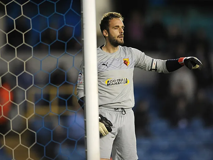 Almunia returns for Watford