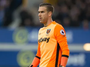 Adrian retains West Ham spot over Hart