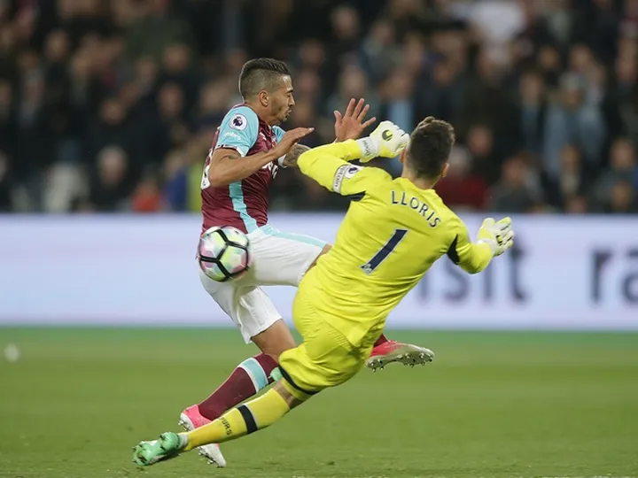 Report: Chelsea eye Manuel Lanzini