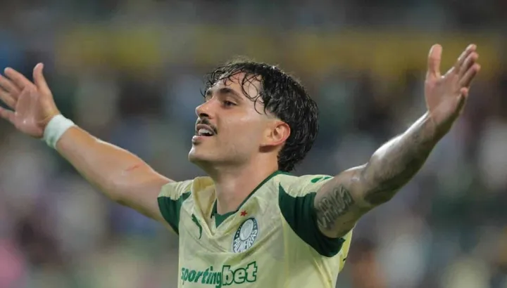 Disputa intensa entre Palmeiras e Cerro Porteño em partida da Copa Libertadores