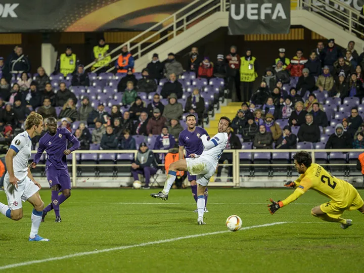 Former teammates pay tribute to Liam Miller with benefit match in Cork