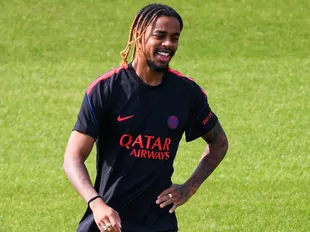 Romano delivers update on Barcola wage “issue” as Reds chase £100m+ PSG winger