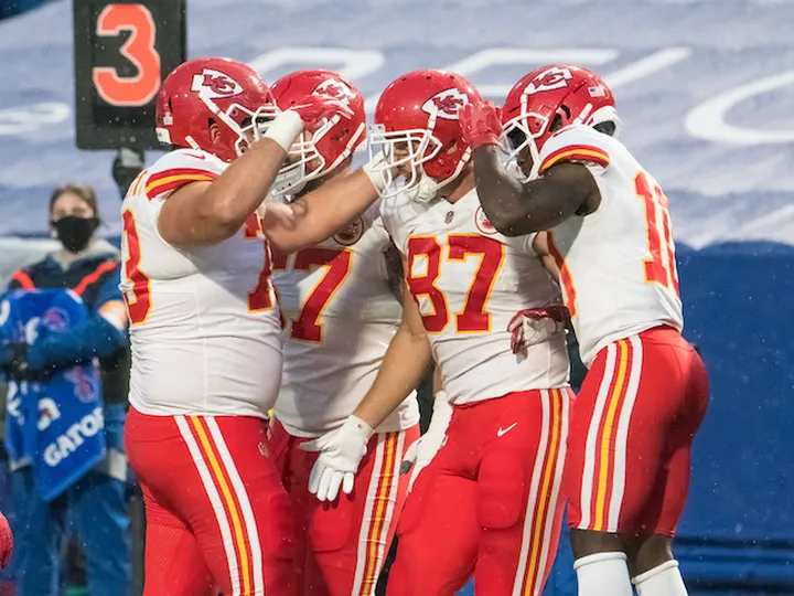 NFL roundup: Patrick Mahomes leads Kansas City Chiefs back to winning ways