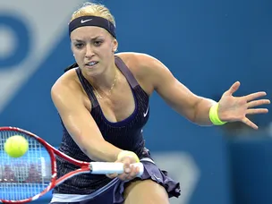 Lisicki overcomes Pennetta test