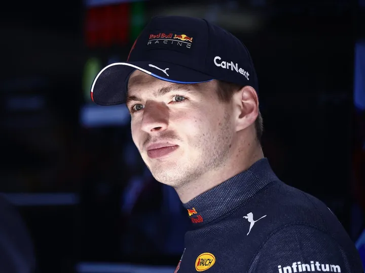 Red Bull to keep developing title-leading car