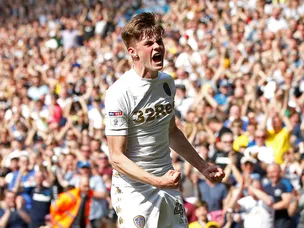 Forest cry foul after Roofe grabs controversial point for Leeds