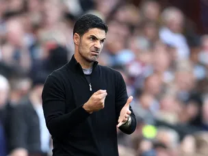 "No please" - Arteta reacts to Raya's "unbelievable" Watkins save