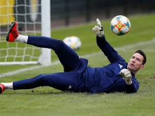Steven Gerrard: 'Goalkeeping spot at Rangers is up for grabs'