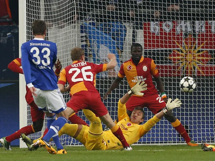 Galatasaray come back to lead Schalke