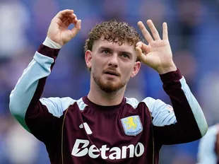 "Always a pity" - Slot confirms Elliott Liverpool plan after £35m Villa escape