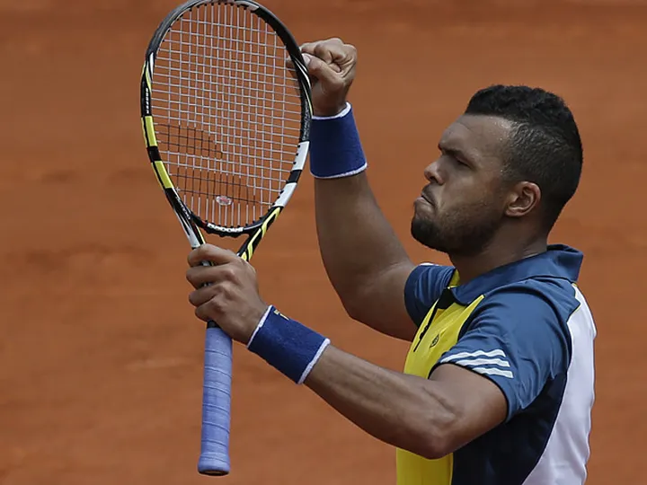 Tsonga wins round two match