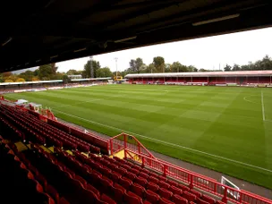 Late Walton strike earns Crawley victory