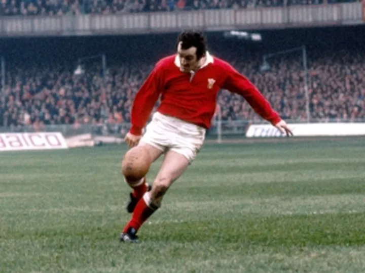 Phil Bennet named as President of Scarlets