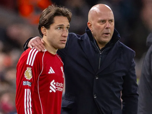 Chiesa injury absence explained by Slot as Liverpool transfer question answered