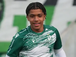 Arsenal break another record as Gunners sign 16-year-old Irish wonderkid