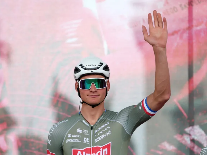 Mathieu van der Poel pleads guilty to assaulting two teenage girls
