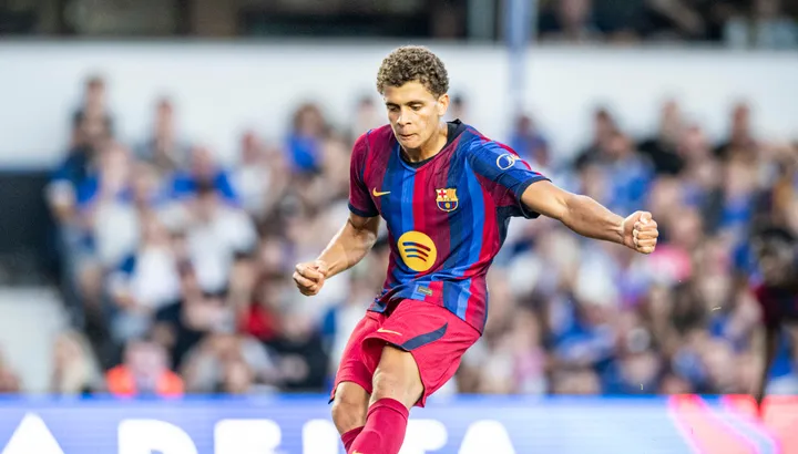 Exciting Barcelona teenager pens new and improved contract at Camp Nou