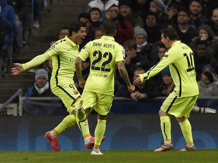 Suarez puts Barcelona in control