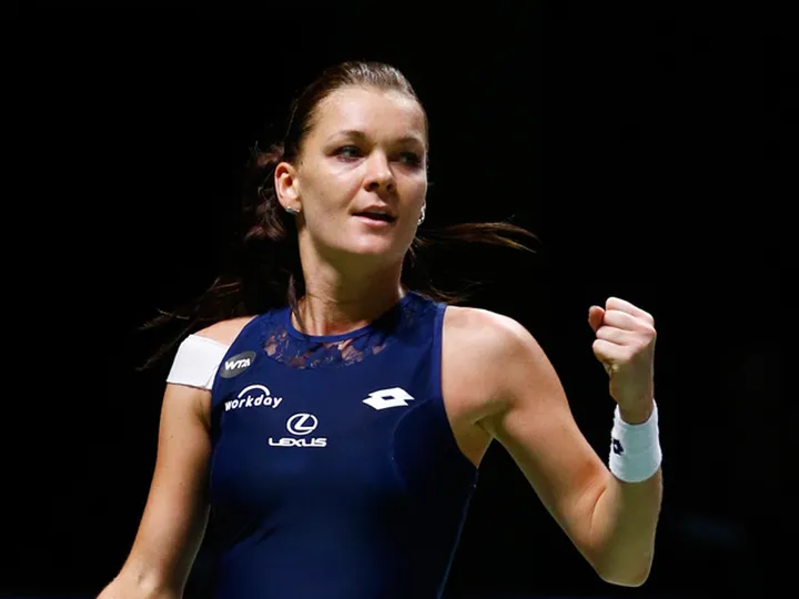 Radwanska keeps semi-final hopes alive