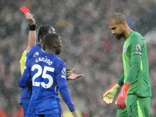 Chelsea, Sanchez set new records in Man Utd loss as goalkeeper issues apology